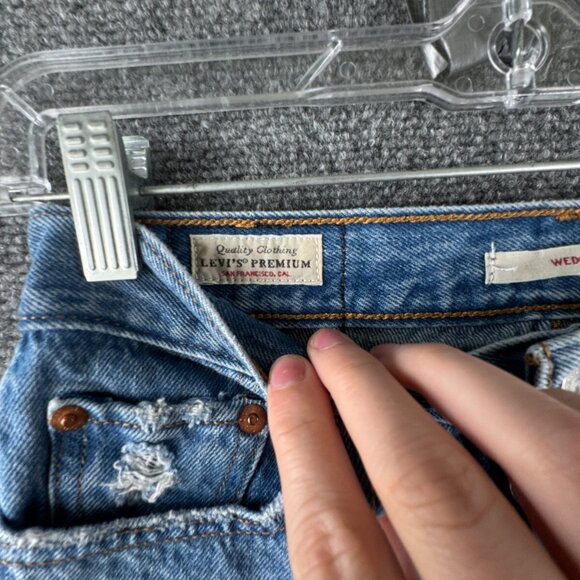 Levis Premium Big E Jeans Women 24 Wedgie Denim Button Fly Distressed Denim - Picture 8 of 16